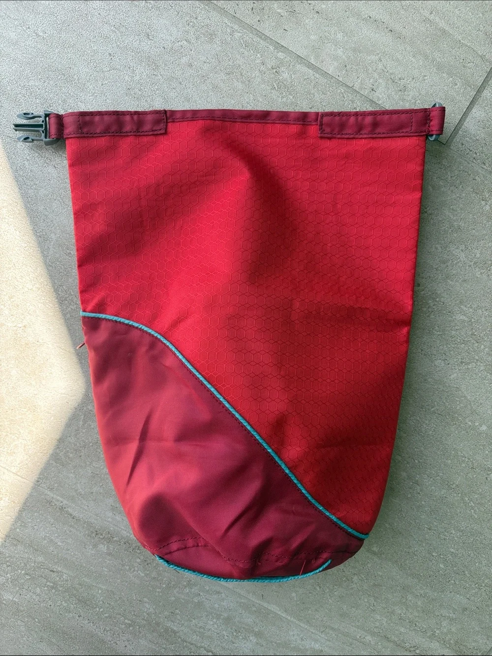 Kurgo Chili Red Pet Food Travel Carrier Holds 5 lbs of Dry Kibble